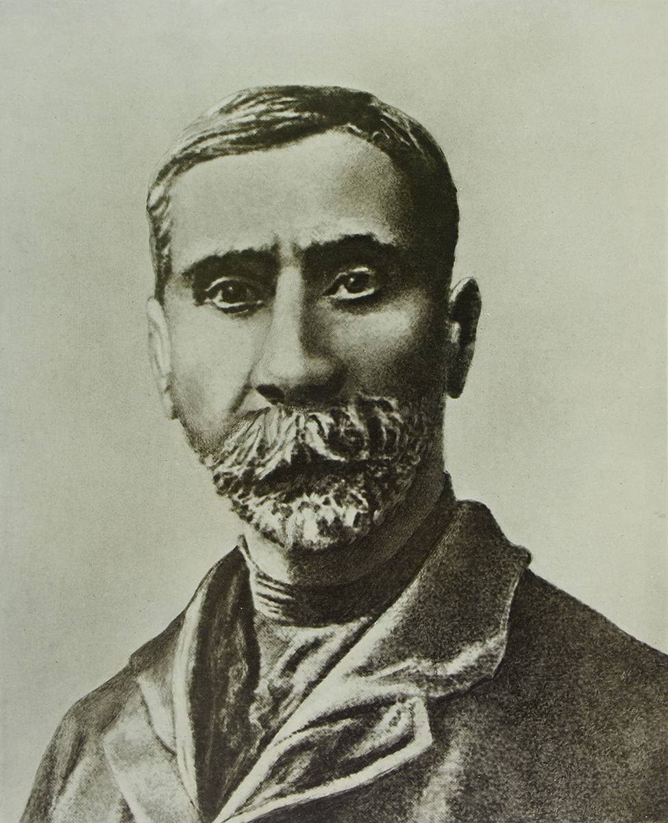 Portrait photograph of Niko Pirosmani in 1916